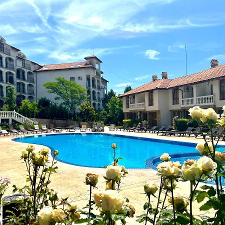 Marina K-s Triumph Апартамент Свети Влас