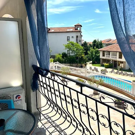 Marina K-s Triumph *