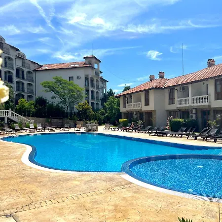 Marina K-s Triumph Lägenhet