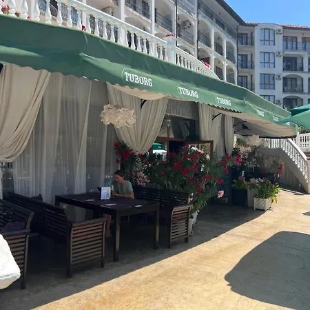 Marina K-s Triumph アパート